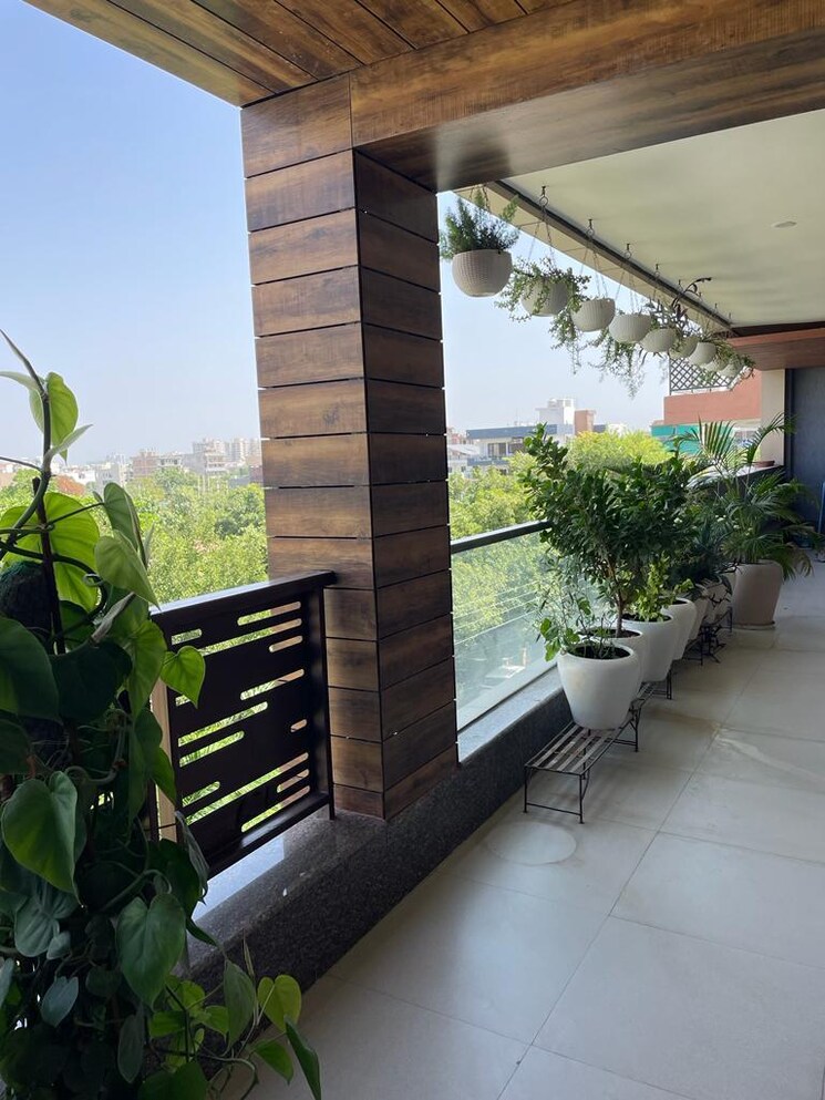 Master Bedroom, cosmos-express-99 4 Bedroom 3500 Sq.Ft. Builder Floor In Sector 99 Gurgaon 7968037