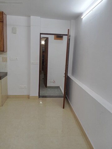 Room in 1 BHK Builder Floor at Safdarjung Enclave – for Rent