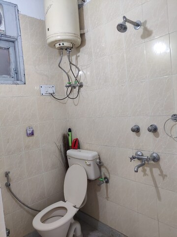 Master Bedroom in 1 BHK Builder Floor at Safdarjang Enclave – for Rent