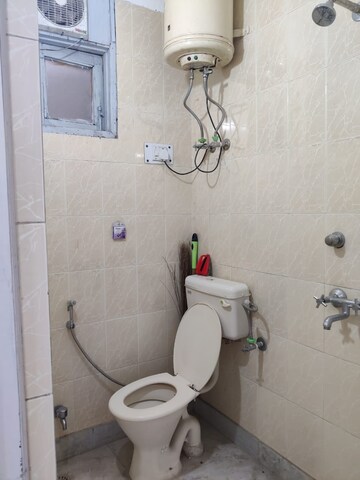 Master Bedroom in 1 BHK Builder Floor at Safdarjang Enclave – for Rent