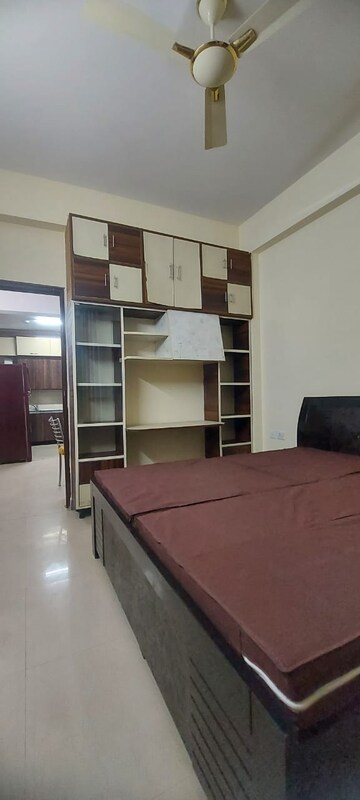 Room in 2.5 BHK Apartment at Civitech Sampriti, Sector 77 – for Rent