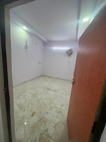 Room in 2 BHK Builder Floor at Nirman Vihar – for Rent