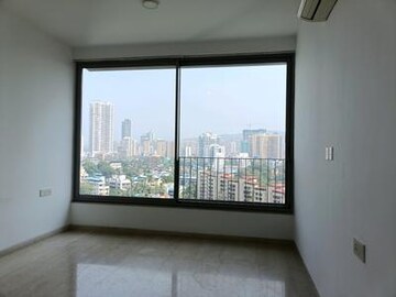 Room in 3 BHK Apartment at Oberoi Realty Esquire, Goregaon East – for Rent