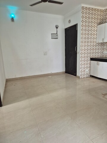 Room in 1 BHK Apartment at Vasant Kunj – for Sale