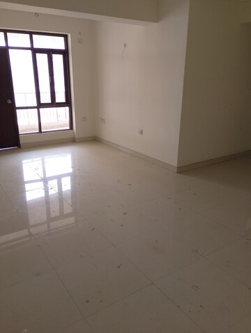 Room in 2 BHK Apartment at Cosmos Express 99, Sector 99 – for Sale