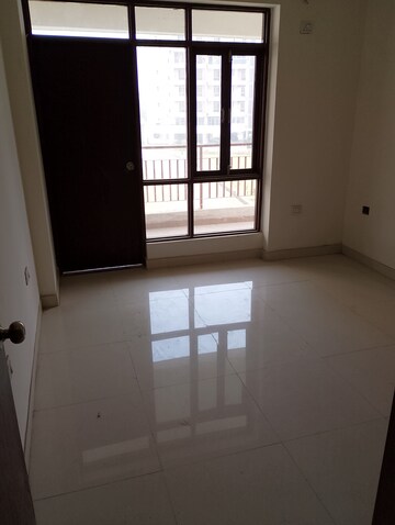 Room in 2 BHK Apartment at Cosmos Express 99, Sector 99 – for Sale