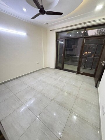 Room in 3 BHK Builder Floor at Ansal Plaza Sector-23, Sector 23 – for Rent