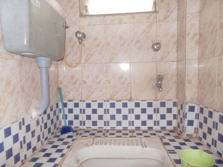 Bathroom, sai-baba-complex 1 Bedroom 550 Sq.Ft. Apartment In Aarey Colony Mumbai 7968309