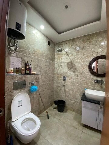 Master Bedroom in 3 BHK Builder Floor at Ansal Plaza Sector-23, Sector 23 – for Rent