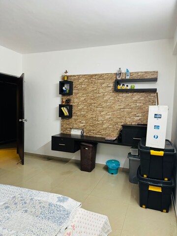 Furnished Amenities in 2 BHK Apartment at Mantri Sarovar, Hsr Layout – for Rent