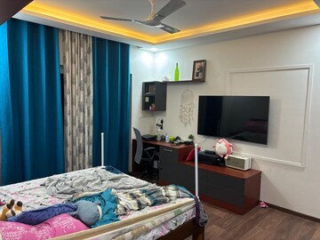 Bedroom in 2 BHK Apartment at Mantri Sarovar, Hsr Layout – for Rent