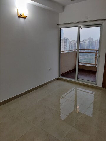 Master Bedroom in 3 BHK Apartment at Amrapali Eden Park, Sector 50 – for Rent