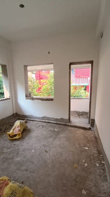 Room in 2 BHK Apartment at Kasba – for Sale