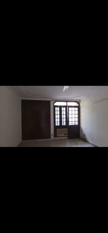 Room in 3 BHK Builder Floor at Greater Kailash I – for Rent