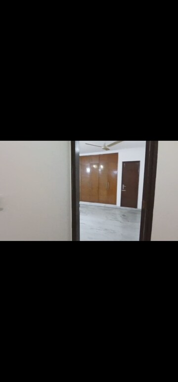 Room in 3 BHK Builder Floor at Greater Kailash I – for Rent