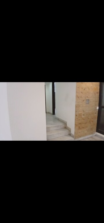 Room in 3 BHK Builder Floor at Greater Kailash I – for Rent