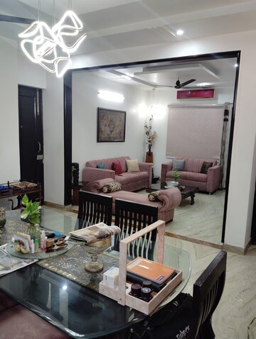Master Bedroom in 3.5 BHK Apartment at Vipul Greens, Sector 48 – for Rent