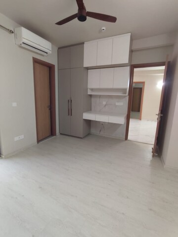 Room in 3 BHK Builder Floor at SS Mayfield Gardens, Sector 51 – for Rent