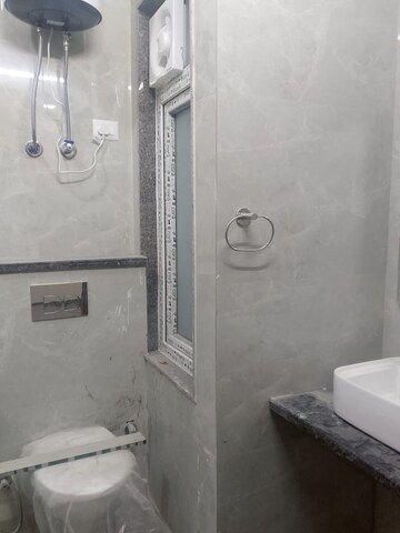 Bathroom in 3 BHK Builder Floor at SS Mayfield Gardens, Sector 51 – for Rent