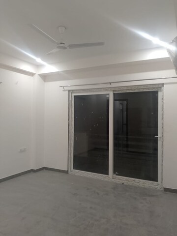 Building Lobby in 3 BHK Builder Floor at SS Mayfield Gardens, Sector 51 – for Rent