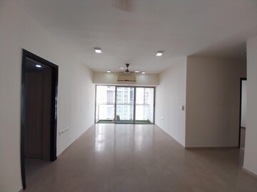 Room in 3 BHK Apartment at Lodha Bellissimo, Mahalaxmi – for Rent