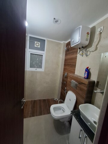 Furnished Amenities in 3.5 BHK Apartment at Hermitage Centralis, Vip Road – for Rent