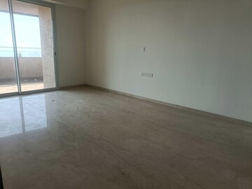 Room in 3 BHK Apartment at Lokhandwala Minerva Mahalaxmi, Mahalaxmi – for Rent
