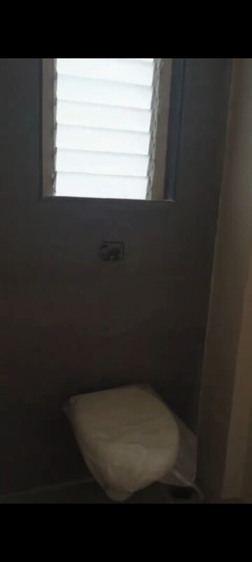 Room in 1 BHK Apartment at Kurla East – for Rent