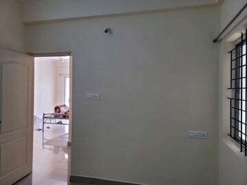Room in 3 BHK Builder Floor at Nirman Sonestaa Silver Oak, Thubarahalli – for Rent