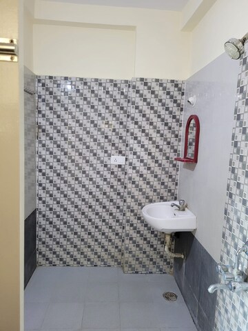 Bathroom in 3 BHK Builder Floor at Nirman Sonestaa Silver Oak, Thubarahalli – for Rent