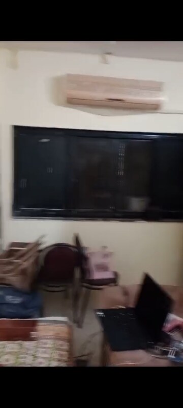 Master Bedroom in 1 BHK Apartment at Kurla East – for Rent