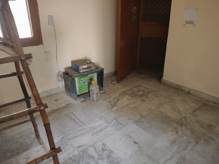 Room, sector 46 1 Bedroom 450 Sq.Ft. Apartment In Sector 46 Faridabad 7968564