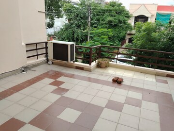 Balcony in 3 BHK Builder Floor at Sector 21c – for Rent