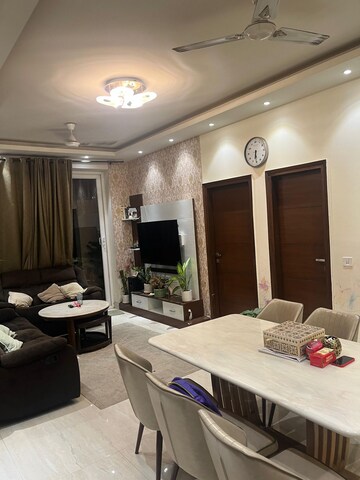 Bedroom in 4 BHK Villa at Sushant Lok 3, Sector 57 – for Rent