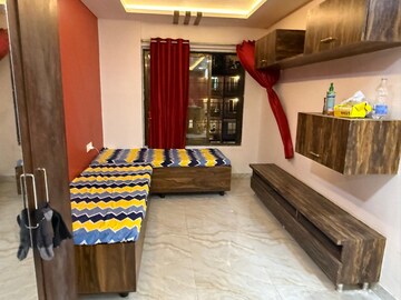 Room in  Pg at Grant Road – for Rent