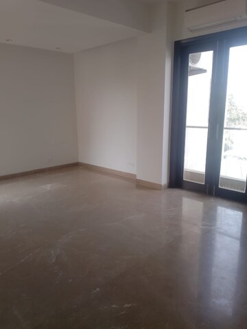 Room in 3 BHK Builder Floor at Panchsheel Enclave – for Rent