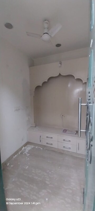 Master Bedroom in 4 BHK Builder Floor at Surajmal Vihar – for Rent