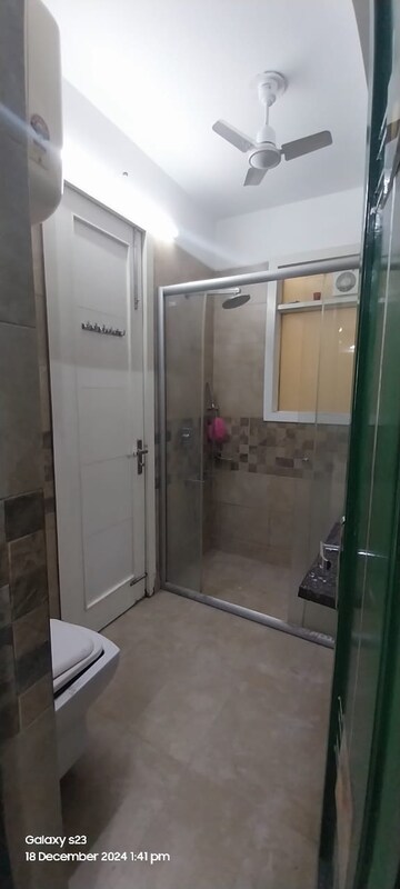 Master Bedroom in 4 BHK Builder Floor at Surajmal Vihar – for Rent