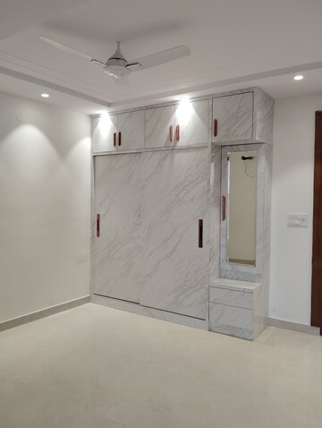 Building Lobby in 4 BHK Builder Floor at Green Homes, Niti Khand – for Rent