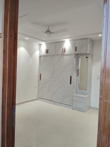 Master Bedroom in 4 BHK Builder Floor at Green Homes, Niti Khand – for Rent