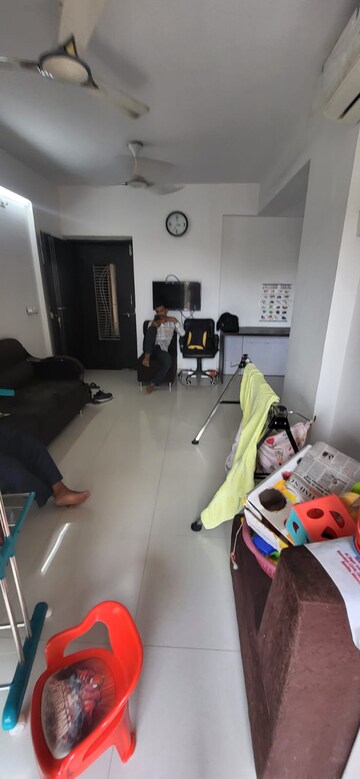 Master Bedroom in 2 BHK Apartment at Sahajanand Oasis, Memnagar – for Rent