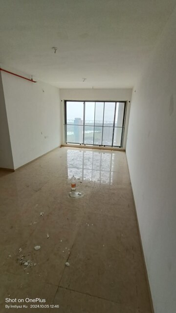 Room in 3 BHK Apartment at Dosti Eastern Bay, Wadala – for Rent