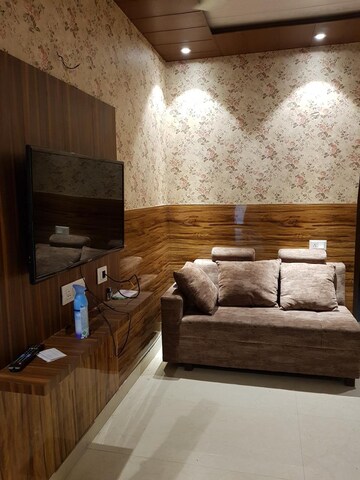Room in 1 BHK Apartment at Vip Road – for Rent