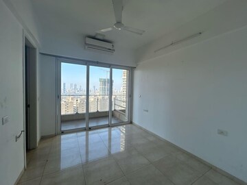 Room in 3 BHK Apartment at L&T Crescent Bay T2, Parel – for Rent