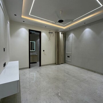 Room in 4 BHK Builder Floor at Ansal API Esencia, Sector 67 – for Sale