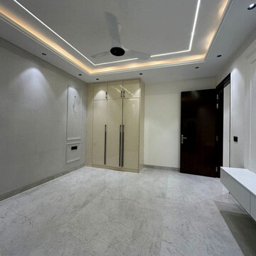 Room in 4 BHK Builder Floor at Ansal API Esencia, Sector 67 – for Sale