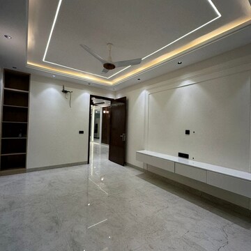 Room in 4 BHK Builder Floor at Ansal API Esencia, Sector 67 – for Sale