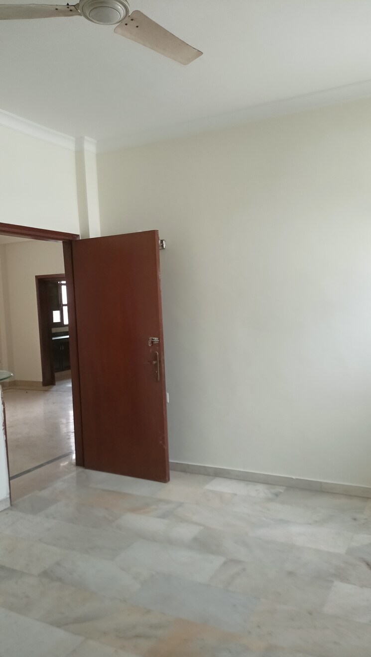 Room, greater kailash ii 4 Bedroom 360 Sq.Yd. Builder Floor In Greater Kailash ii Delhi 7968717