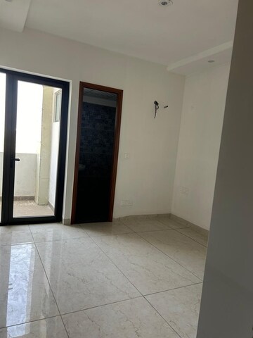 Room in 4 BHK Apartment at Motia Aerogreens, Dyalpur – for Rent