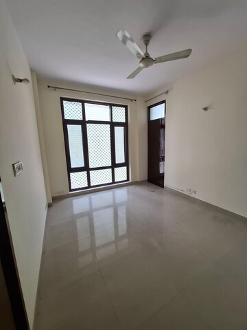 Room in 4 BHK Apartment at Vip Road – for Sale